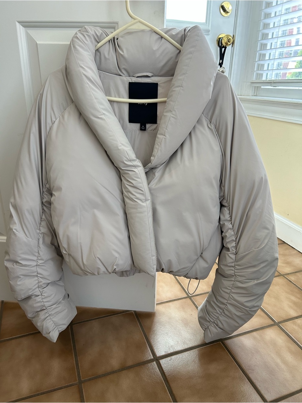 KHY puffer coat - Cropped Light Gray Puffer Jacket with Plush Collar